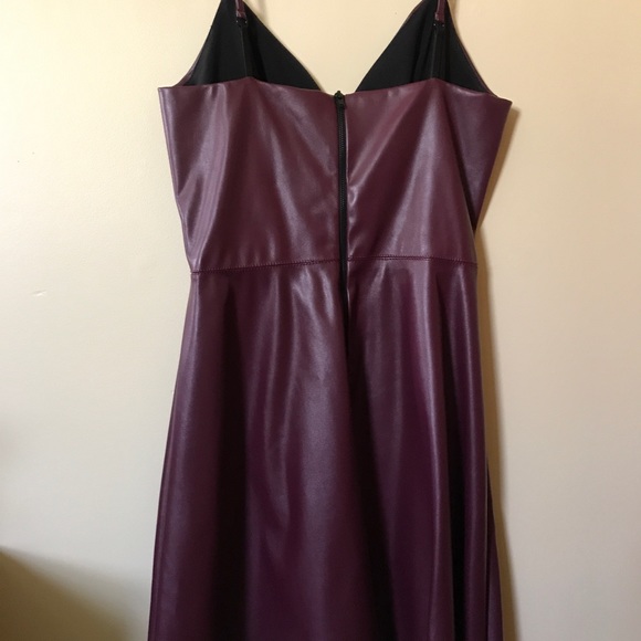 Faux leather burgundy dress - Picture 4 of 6